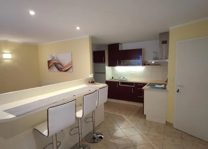 Apartament Bela *