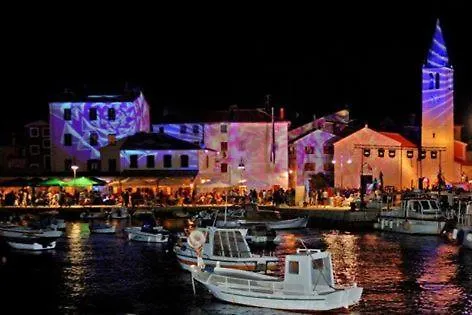 Bela * Fažana